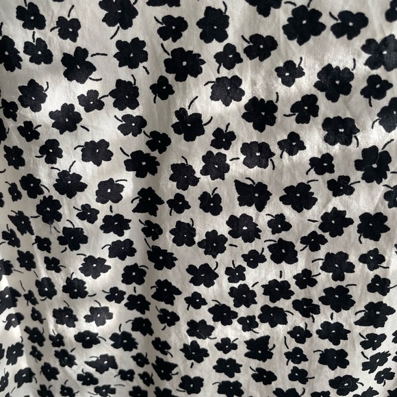 H&M puffed short sleeve floral blouse. Cotton size XXL. - Picture 2 of 4